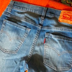 LIKE NEW. LEVIS BOYS 510 SKINNY JEANS. SIZE 14.